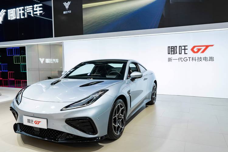 重庆南岸区展旭翰企业管理咨询哪吒汽车在智能汽车领域的表现，领途汽车在新能源汽车市场中的影响力